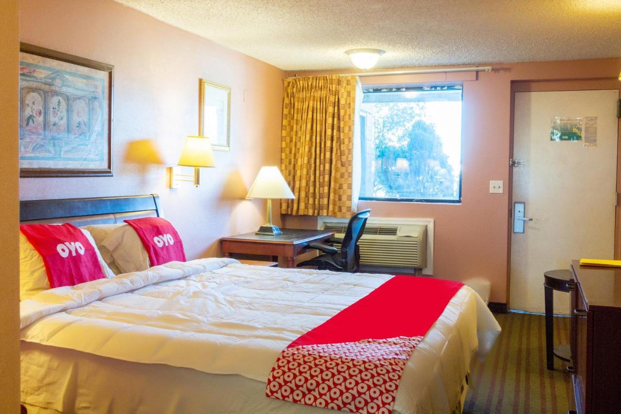 Oyo Hotel Edison Nj Route 1 Kültér fotó