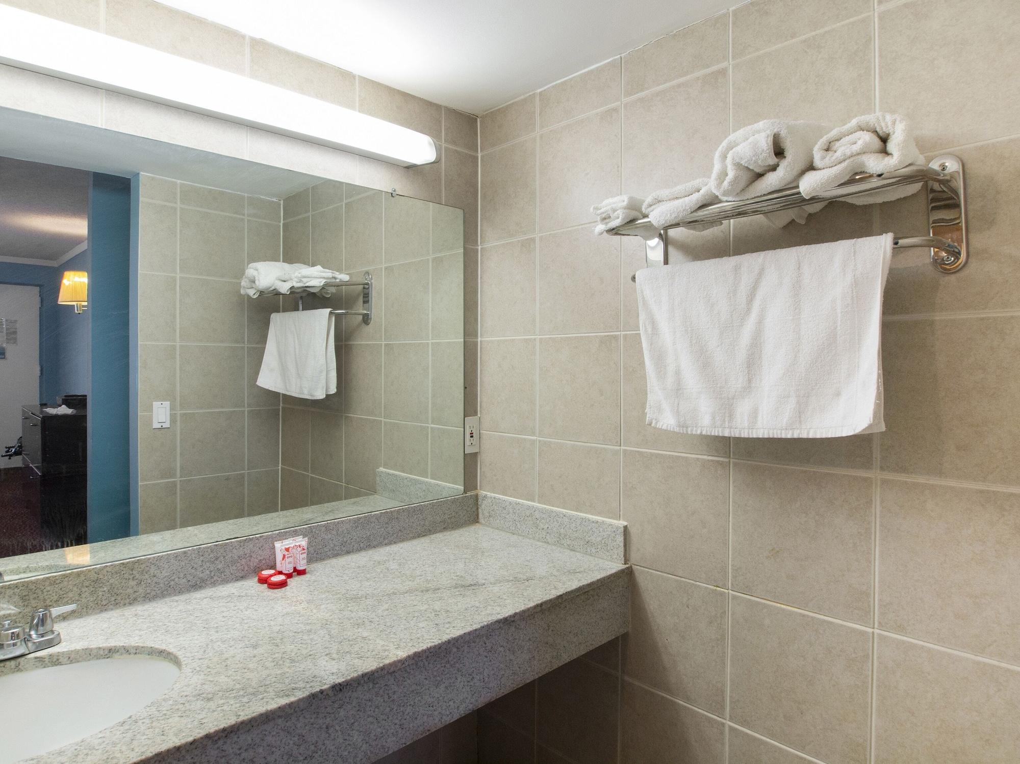 Oyo Hotel Edison Nj Route 1 Kültér fotó