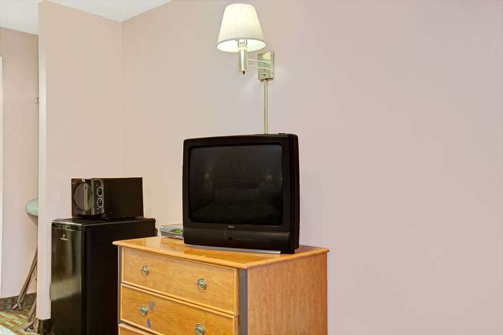 Oyo Hotel Edison Nj Route 1 Szoba fotó